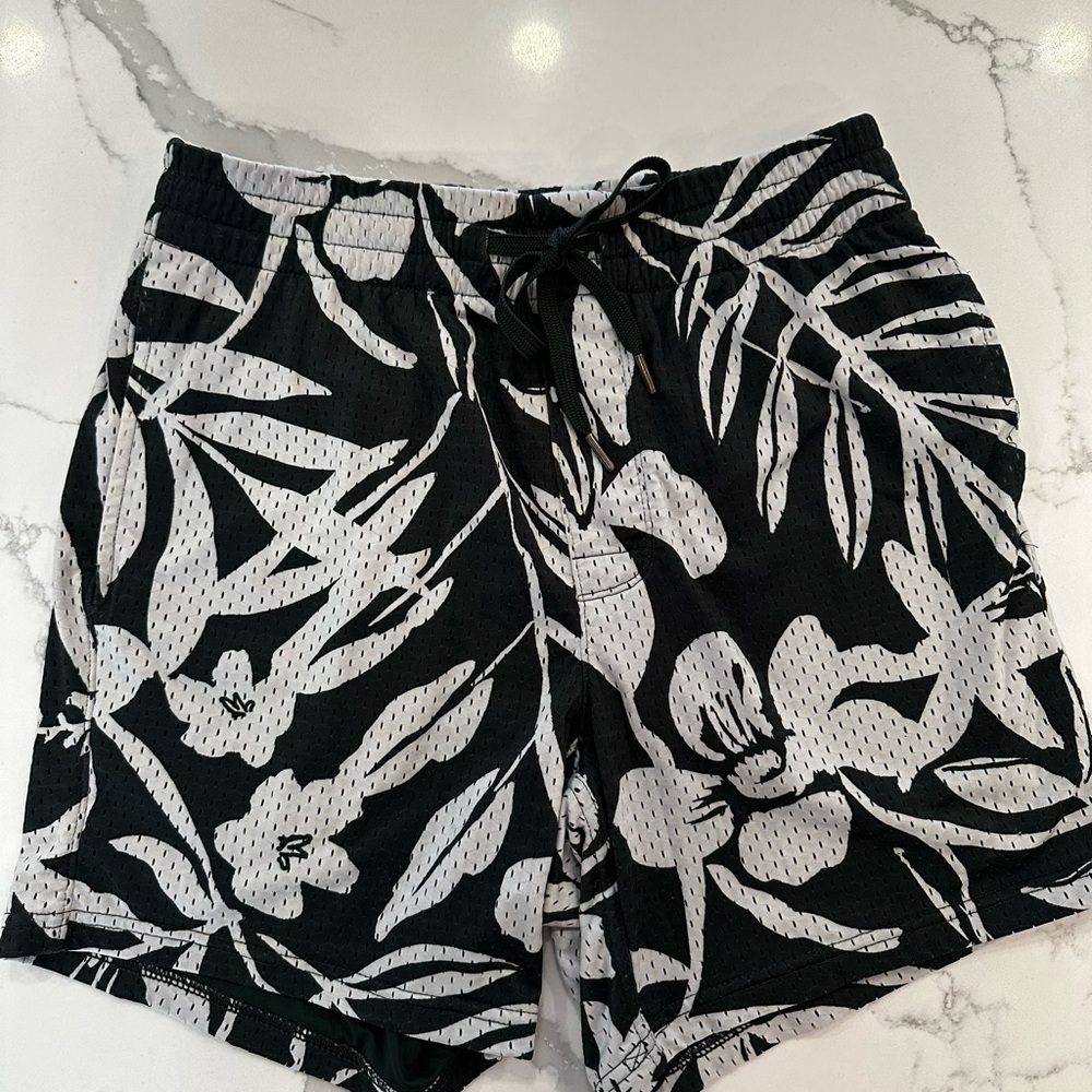 Men's Dark Green and White Floral Active Shorts XS ae lounge